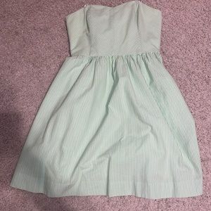 Very cute Lilly Pulitzer green Seer Sucker dress!